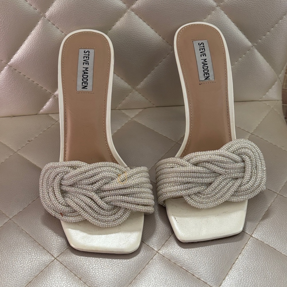Steve Madden Women's Cream Knotted Mules